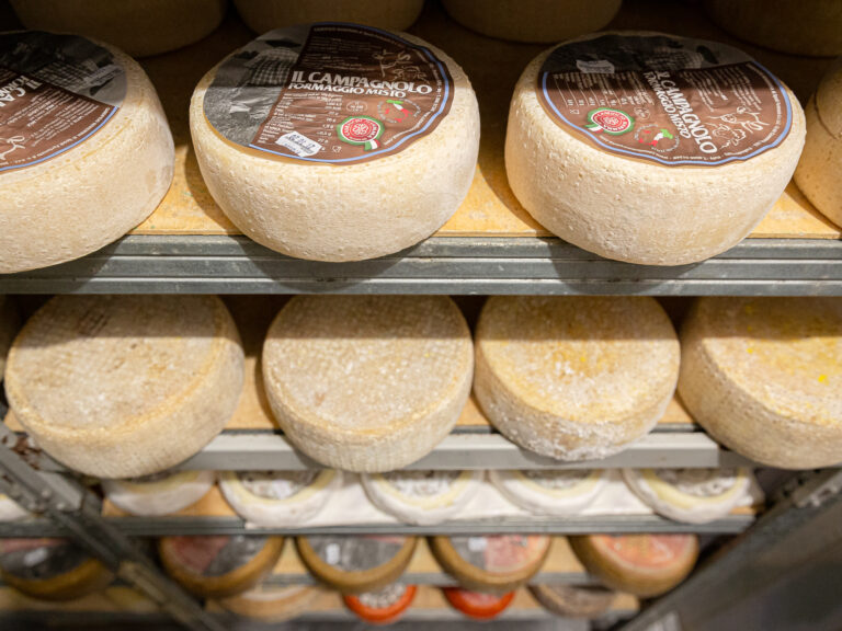 Ingrosso e Distribuzione Formaggi Firenze, Pisa, Siena - Manetti